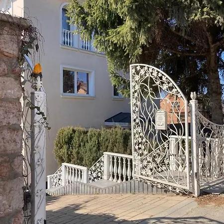 Sabinovska Apartment *